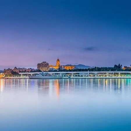 Premium Mediterraneo Beach, Junto A La Playa Málaga